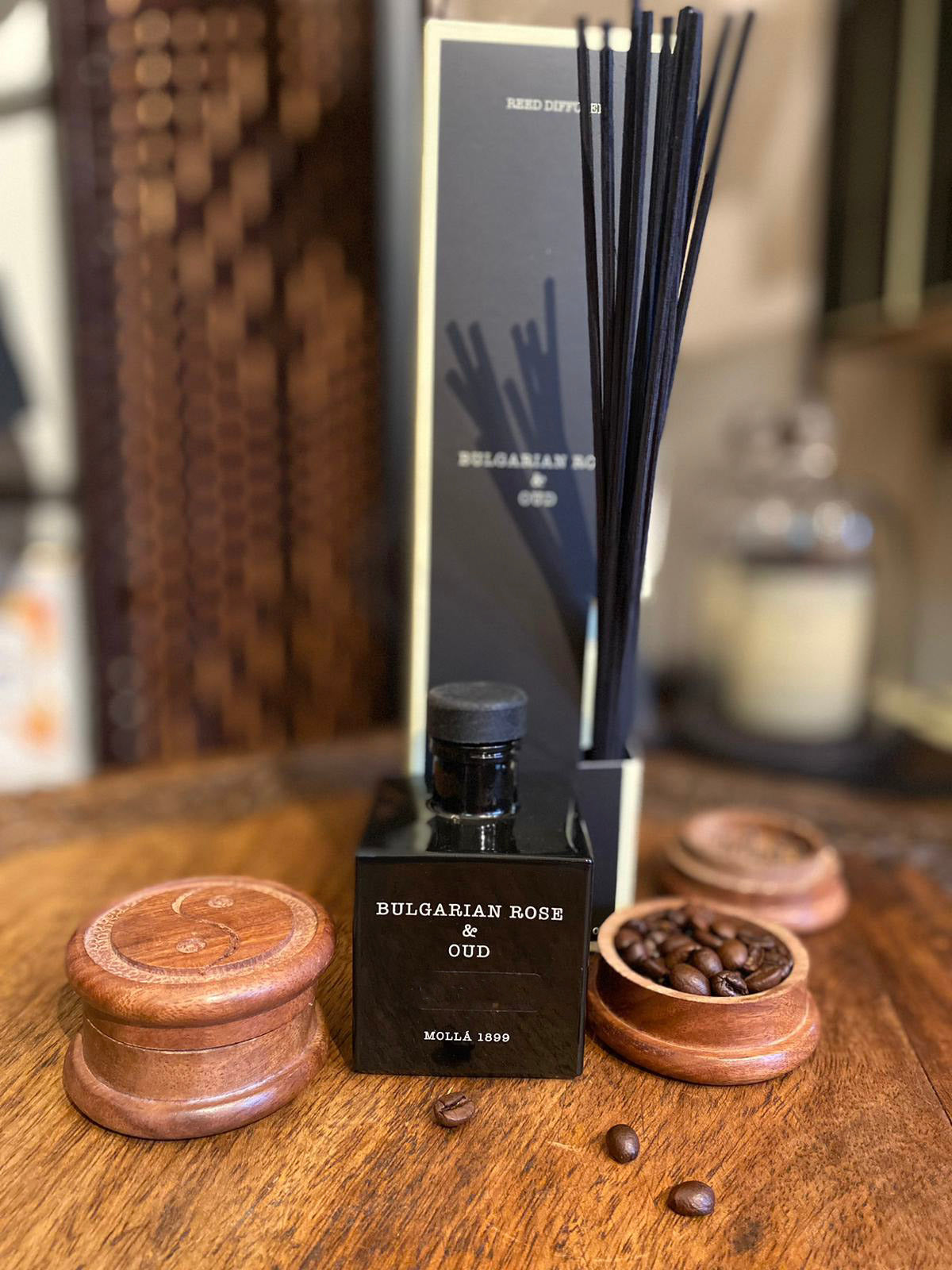 Namų kvapų difuzorius su lazdelėmis "Bulgarian rose & Oud"