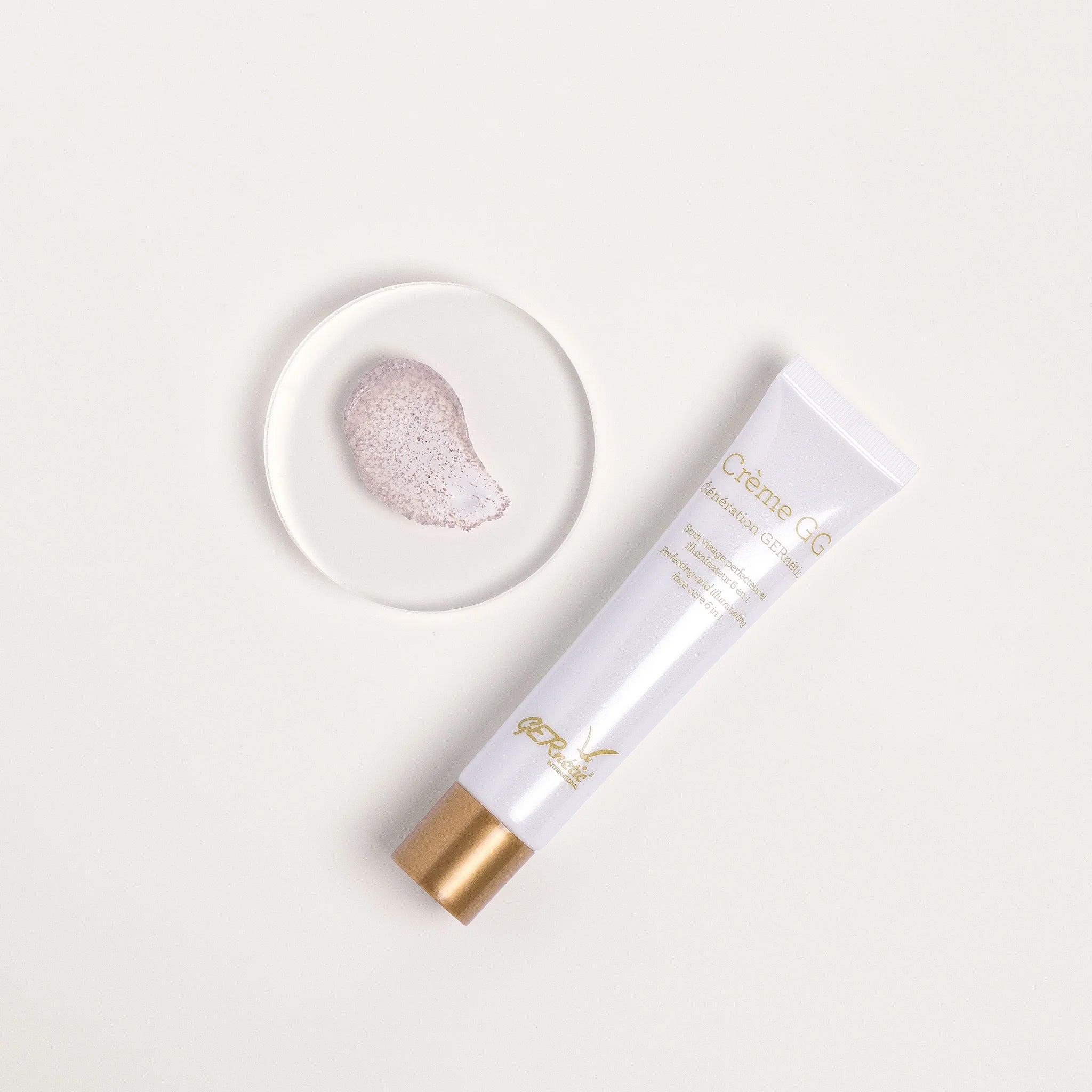 Dieninis kremas su atspalviu Creme GG