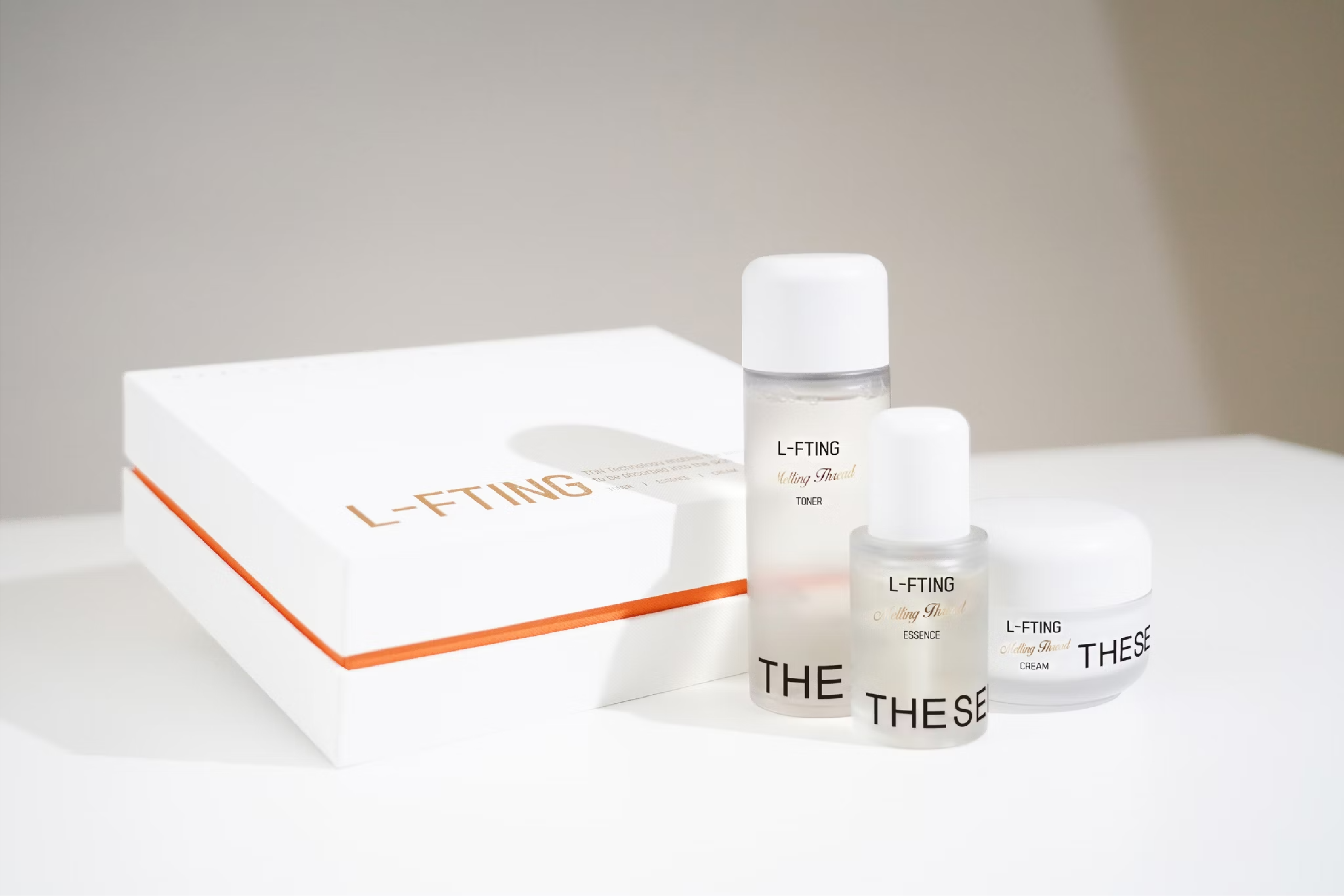 Stangrinantis rinkinys su voratinklių ir chitozano ekstraktais