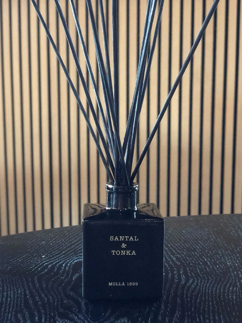 Namų kvapų difuzorius su lazdelėmis "Santal & Tonka"