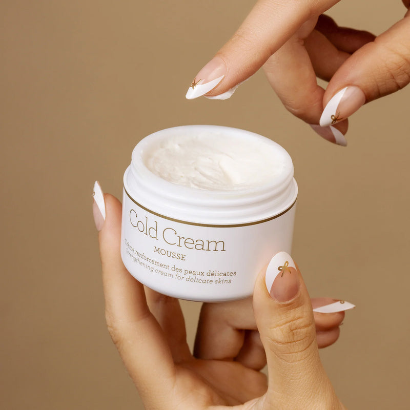 Atstatomasis kremas jautriai sudirgusiai odai Cold Cream Mousse
