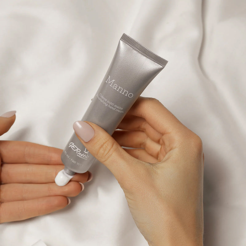 Apsauginis maitinamasis rankų kremas Manno